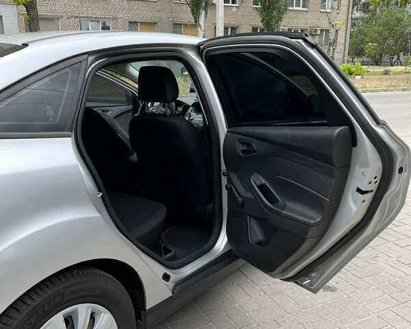 Форд Фокус 2015 у Запоріжжя на Automoto.ua Сірий Форд Фокус, об'ємом двигуна 2 л та пробігом 270 тис. км за 8600 $, фото 9 на Automoto.ua
