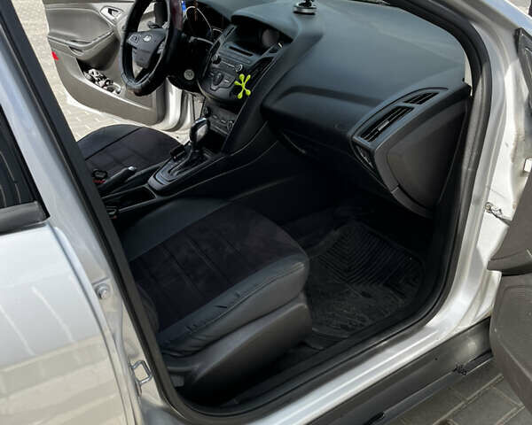 Сірий Форд Фокус, об'ємом двигуна 2 л та пробігом 144 тис. км за 8500 $, фото 17 на Automoto.ua