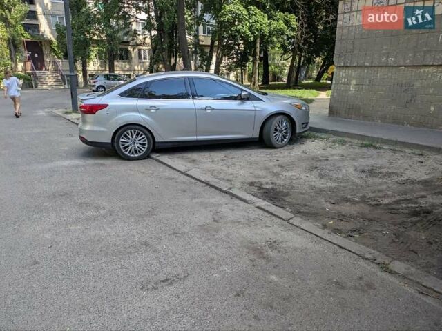 Сірий Форд Фокус, об'ємом двигуна 2 л та пробігом 108 тис. км за 9500 $, фото 2 на Automoto.ua