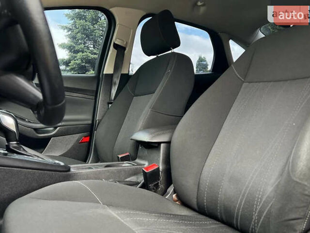 Серый Форд Фокус, объемом двигателя 2 л и пробегом 155 тыс. км за 8200 $, фото 7 на Automoto.ua