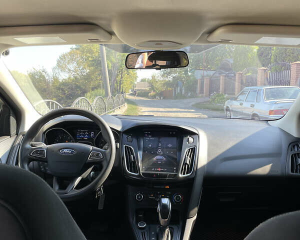 Сірий Форд Фокус, об'ємом двигуна 2 л та пробігом 228 тис. км за 8000 $, фото 27 на Automoto.ua