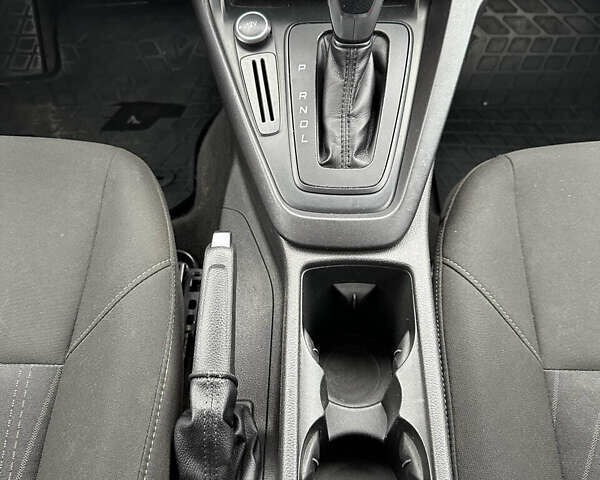 Серый Форд Фокус, объемом двигателя 2 л и пробегом 175 тыс. км за 6500 $, фото 25 на Automoto.ua