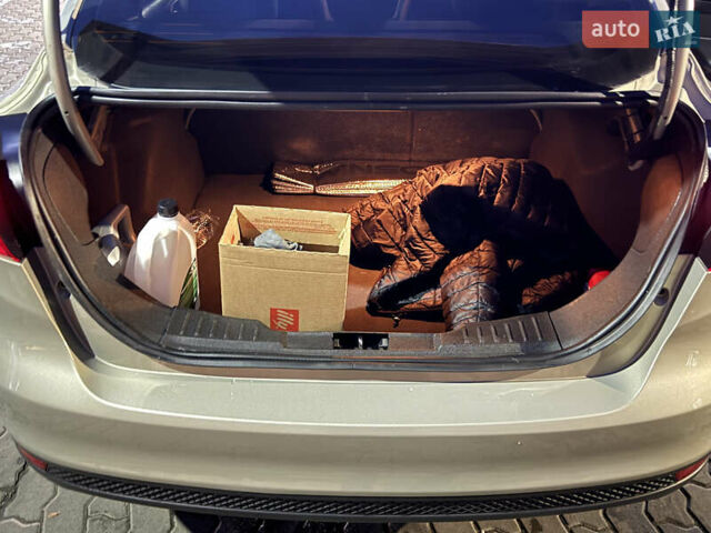 Серый Форд Фокус, объемом двигателя 2.01 л и пробегом 157 тыс. км за 7777 $, фото 10 на Automoto.ua