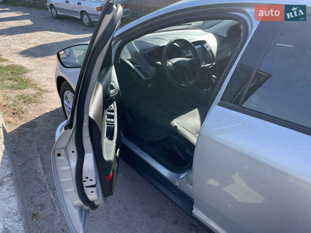 Сірий Форд Фокус, об'ємом двигуна 2 л та пробігом 228 тис. км за 8000 $, фото 22 на Automoto.ua