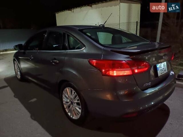 Серый Форд Фокус, объемом двигателя 2 л и пробегом 150 тыс. км за 10000 $, фото 3 на Automoto.ua