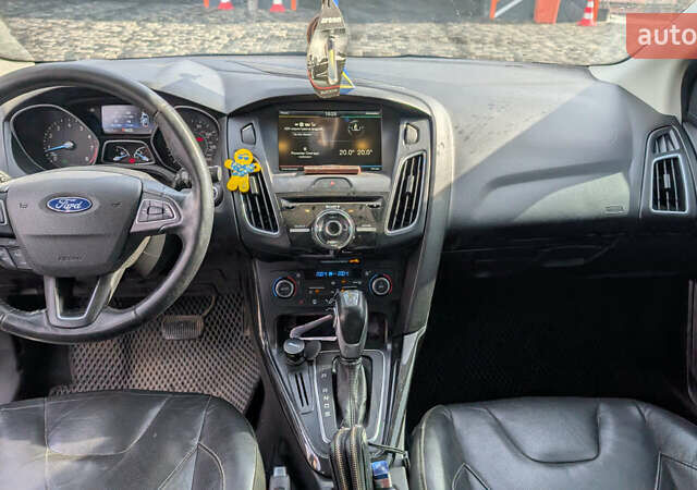 Серый Форд Фокус, объемом двигателя 2 л и пробегом 198 тыс. км за 8500 $, фото 10 на Automoto.ua