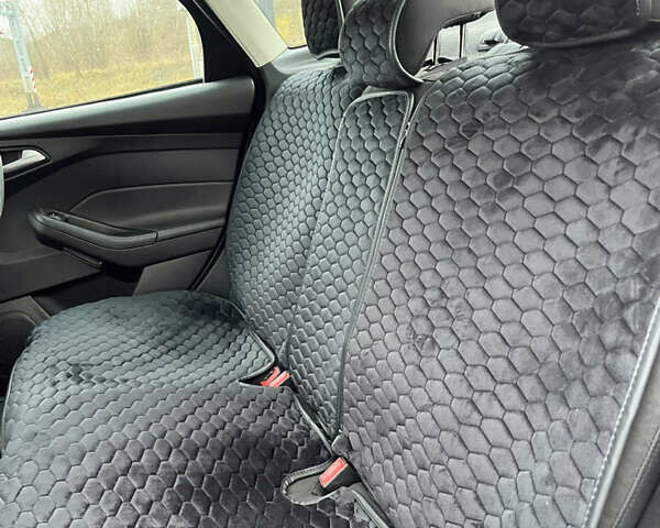 Серый Форд Фокус, объемом двигателя 2 л и пробегом 120 тыс. км за 8800 $, фото 14 на Automoto.ua