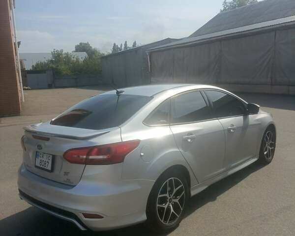 Сірий Форд Фокус, об'ємом двигуна 2 л та пробігом 107 тис. км за 9000 $, фото 4 на Automoto.ua