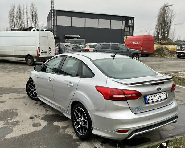 Серый Форд Фокус, объемом двигателя 2 л и пробегом 120 тыс. км за 8800 $, фото 5 на Automoto.ua