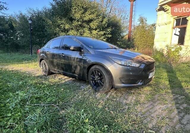 Сірий Форд Фокус, об'ємом двигуна 2 л та пробігом 220 тис. км за 7600 $, фото 4 на Automoto.ua