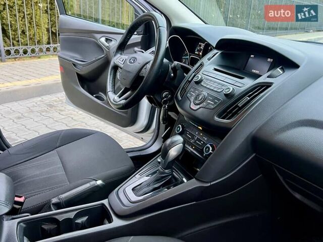 Сірий Форд Фокус, об'ємом двигуна 2 л та пробігом 261 тис. км за 7500 $, фото 39 на Automoto.ua