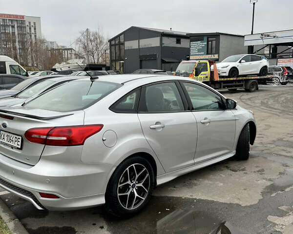 Серый Форд Фокус, объемом двигателя 2 л и пробегом 120 тыс. км за 8800 $, фото 3 на Automoto.ua