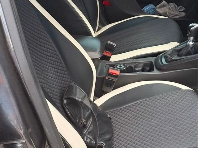 Сірий Форд Фокус, об'ємом двигуна 1 л та пробігом 211 тис. км за 7300 $, фото 3 на Automoto.ua