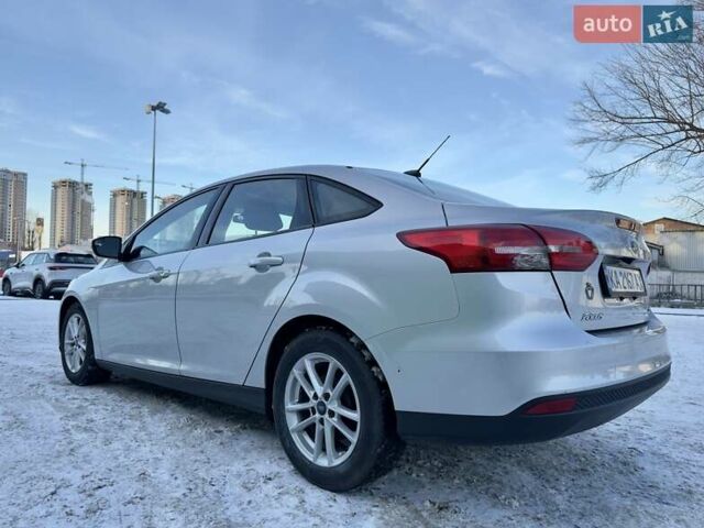 Сірий Форд Фокус, об'ємом двигуна 2 л та пробігом 196 тис. км за 8300 $, фото 3 на Automoto.ua