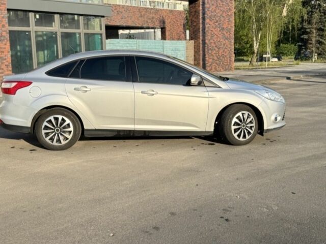Серый Форд Фокус, объемом двигателя 2 л и пробегом 76 тыс. км за 5600 $, фото 1 на Automoto.ua