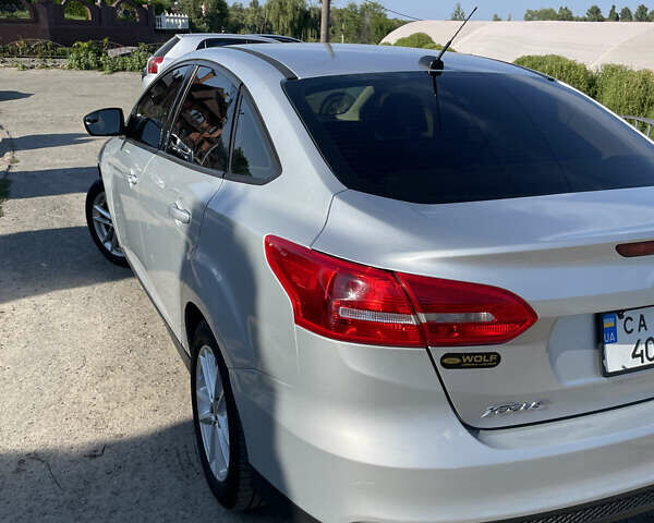 Сірий Форд Фокус, об'ємом двигуна 2 л та пробігом 228 тис. км за 8000 $, фото 6 на Automoto.ua