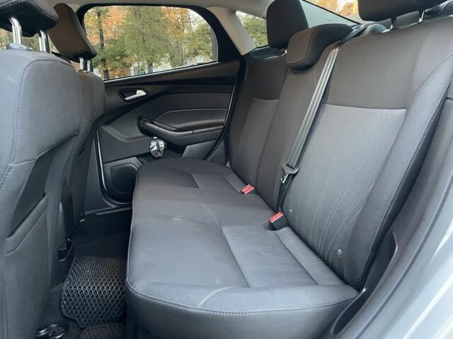 Сірий Форд Фокус, об'ємом двигуна 2 л та пробігом 83 тис. км за 9500 $, фото 13 на Automoto.ua