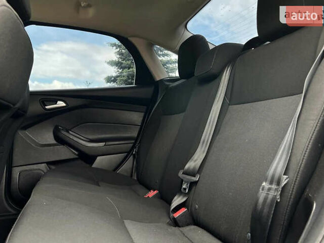 Серый Форд Фокус, объемом двигателя 2 л и пробегом 155 тыс. км за 8200 $, фото 10 на Automoto.ua