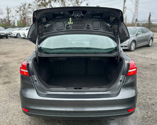 Серый Форд Фокус, объемом двигателя 2 л и пробегом 175 тыс. км за 6500 $, фото 12 на Automoto.ua