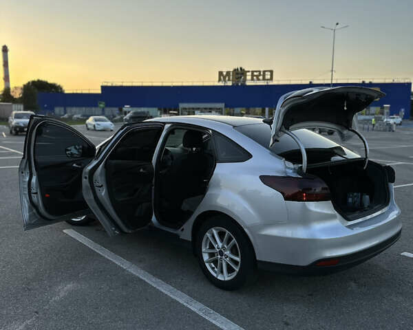 Серый Форд Фокус, объемом двигателя 2 л и пробегом 293 тыс. км за 7900 $, фото 33 на Automoto.ua