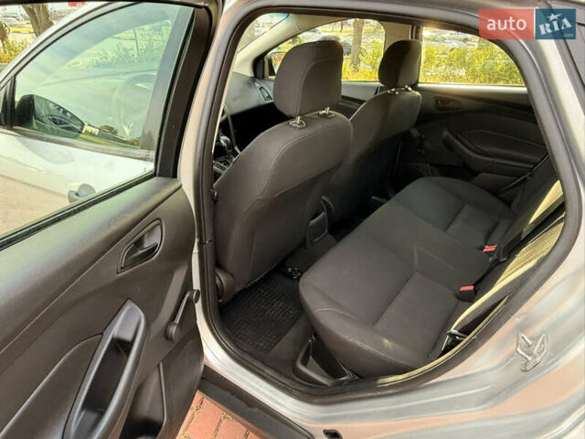 Сірий Форд Фокус, об'ємом двигуна 2 л та пробігом 144 тис. км за 6900 $, фото 25 на Automoto.ua