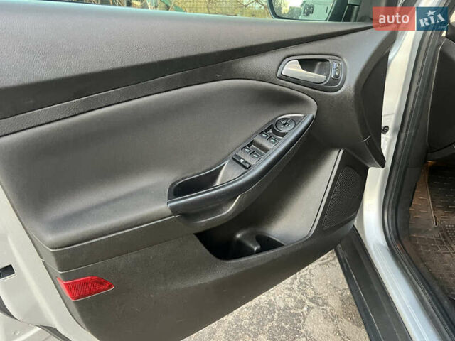 Серый Форд Фокус, объемом двигателя 2 л и пробегом 140 тыс. км за 8500 $, фото 13 на Automoto.ua