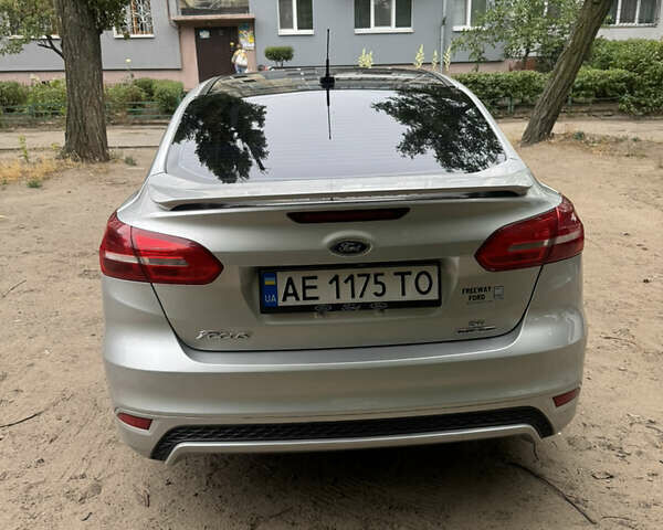 Серый Форд Фокус, объемом двигателя 2 л и пробегом 66 тыс. км за 9800 $, фото 5 на Automoto.ua