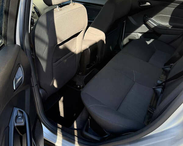 Серый Форд Фокус, объемом двигателя 2 л и пробегом 150 тыс. км за 8300 $, фото 8 на Automoto.ua