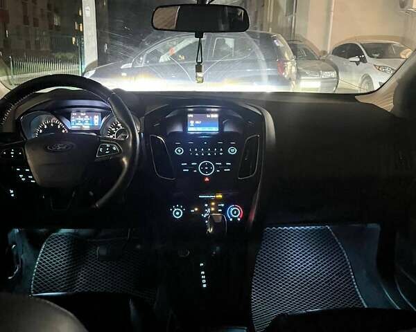 Форд Фокус 2016 в Хмельницком на Automoto.ua Серый Форд Фокус, объемом двигателя 2 л и пробегом 206 тыс. км за 8699 $, фото 11 на Automoto.ua
