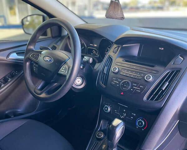 Серый Форд Фокус, объемом двигателя 2 л и пробегом 181 тыс. км за 8500 $, фото 7 на Automoto.ua