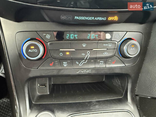 Сірий Форд Фокус, об'ємом двигуна 2 л та пробігом 131 тис. км за 9050 $, фото 20 на Automoto.ua