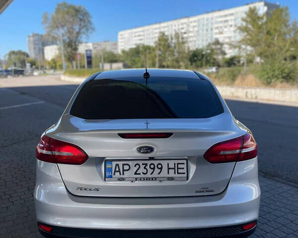 Серый Форд Фокус, объемом двигателя 2 л и пробегом 181 тыс. км за 8500 $, фото 4 на Automoto.ua