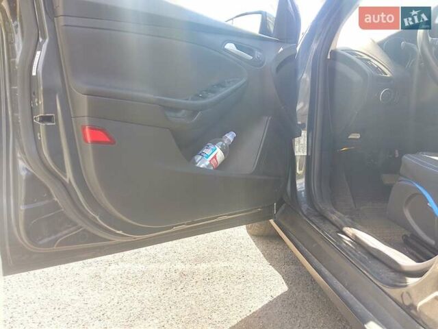 Серый Форд Фокус, объемом двигателя 2 л и пробегом 225 тыс. км за 7800 $, фото 13 на Automoto.ua