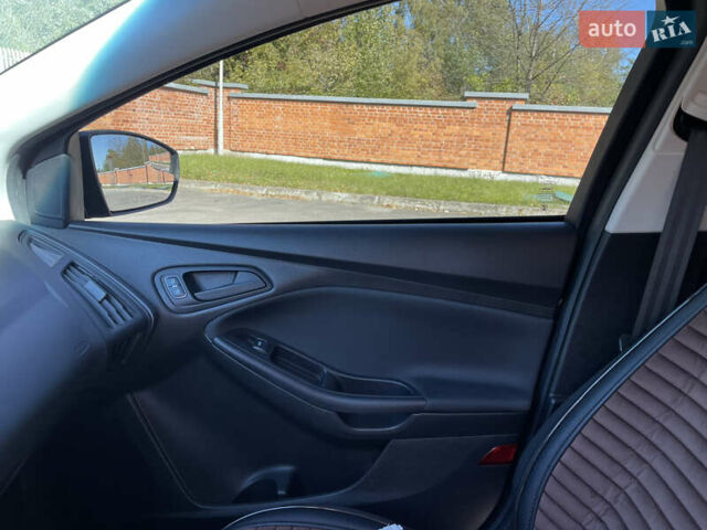 Сірий Форд Фокус, об'ємом двигуна 2 л та пробігом 222 тис. км за 8100 $, фото 14 на Automoto.ua