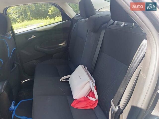 Серый Форд Фокус, объемом двигателя 2 л и пробегом 225 тыс. км за 7800 $, фото 19 на Automoto.ua