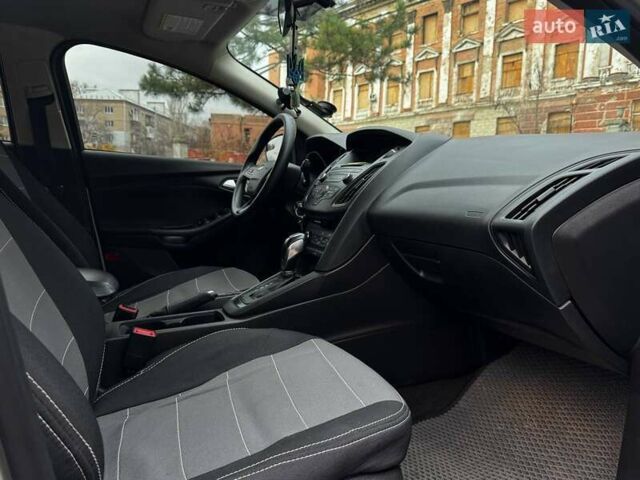 Сірий Форд Фокус, об'ємом двигуна 2 л та пробігом 139 тис. км за 7999 $, фото 17 на Automoto.ua