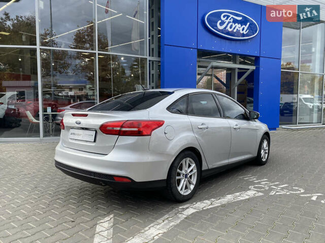 Серый Форд Фокус, объемом двигателя 2 л и пробегом 174 тыс. км за 8700 $, фото 4 на Automoto.ua