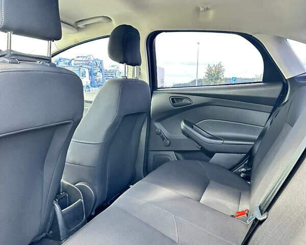 Сірий Форд Фокус, об'ємом двигуна 2.01 л та пробігом 108 тис. км за 8500 $, фото 29 на Automoto.ua