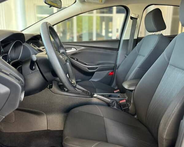Форд Фокус 2016 в Николаеве на Automoto.ua Серый Форд Фокус, объемом двигателя 2 л и пробегом 147 тыс. км за 8399 $, фото 6 на Automoto.ua