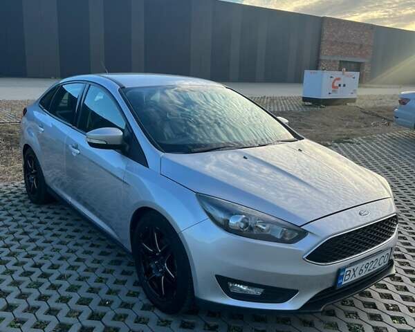 Форд Фокус 2016 в Хмельницком на Automoto.ua Серый Форд Фокус, объемом двигателя 2 л и пробегом 206 тыс. км за 8699 $, фото 4 на Automoto.ua