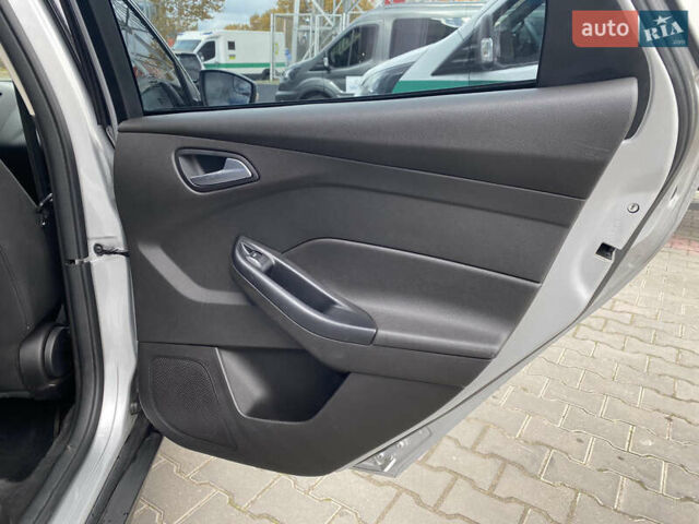 Серый Форд Фокус, объемом двигателя 2 л и пробегом 174 тыс. км за 8700 $, фото 13 на Automoto.ua