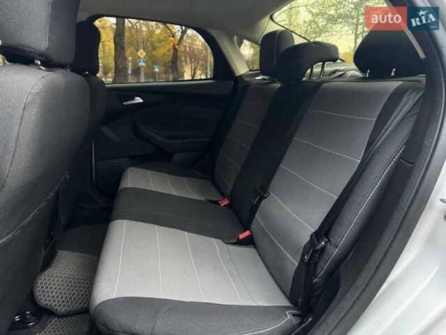 Сірий Форд Фокус, об'ємом двигуна 2 л та пробігом 139 тис. км за 7999 $, фото 15 на Automoto.ua