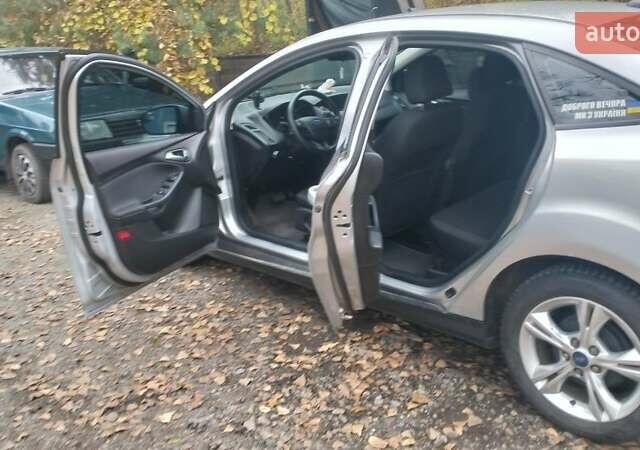 Серый Форд Фокус, объемом двигателя 2 л и пробегом 164 тыс. км за 8200 $, фото 7 на Automoto.ua