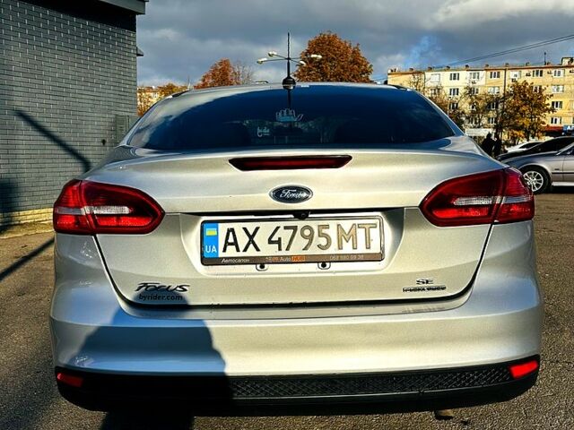 Серый Форд Фокус, объемом двигателя 2 л и пробегом 199 тыс. км за 7500 $, фото 4 на Automoto.ua