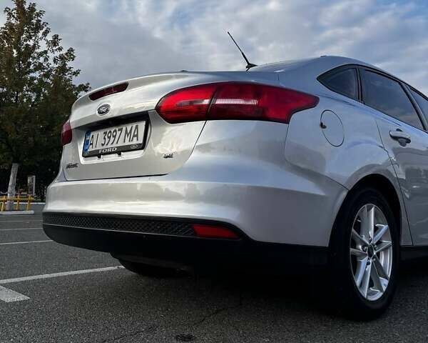 Сірий Форд Фокус, об'ємом двигуна 2 л та пробігом 184 тис. км за 8000 $, фото 6 на Automoto.ua