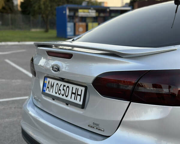 Серый Форд Фокус, объемом двигателя 2 л и пробегом 293 тыс. км за 7900 $, фото 14 на Automoto.ua