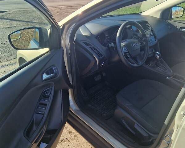 Серый Форд Фокус, объемом двигателя 2.01 л и пробегом 135 тыс. км за 8500 $, фото 9 на Automoto.ua