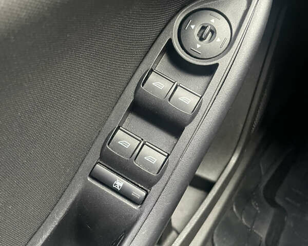 Серый Форд Фокус, объемом двигателя 2 л и пробегом 186 тыс. км за 7500 $, фото 13 на Automoto.ua