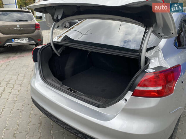 Серый Форд Фокус, объемом двигателя 2 л и пробегом 174 тыс. км за 8700 $, фото 8 на Automoto.ua