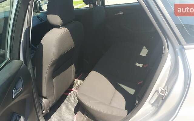 Сірий Форд Фокус, об'ємом двигуна 2 л та пробігом 166 тис. км за 8500 $, фото 3 на Automoto.ua